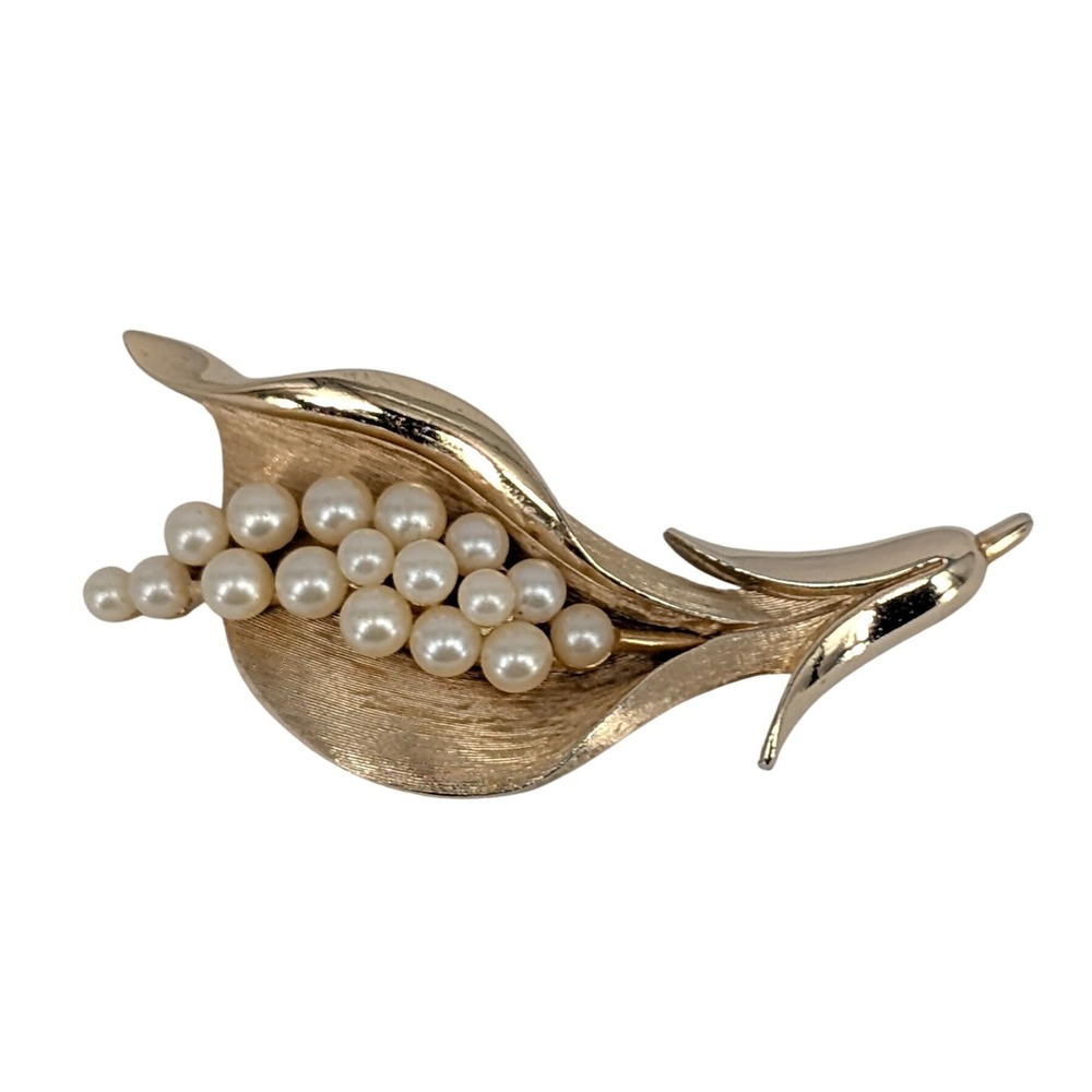 Vintage Trifari Gold Tone Faux Pearl Lily of the Valley Floral Brooch Pin MCM